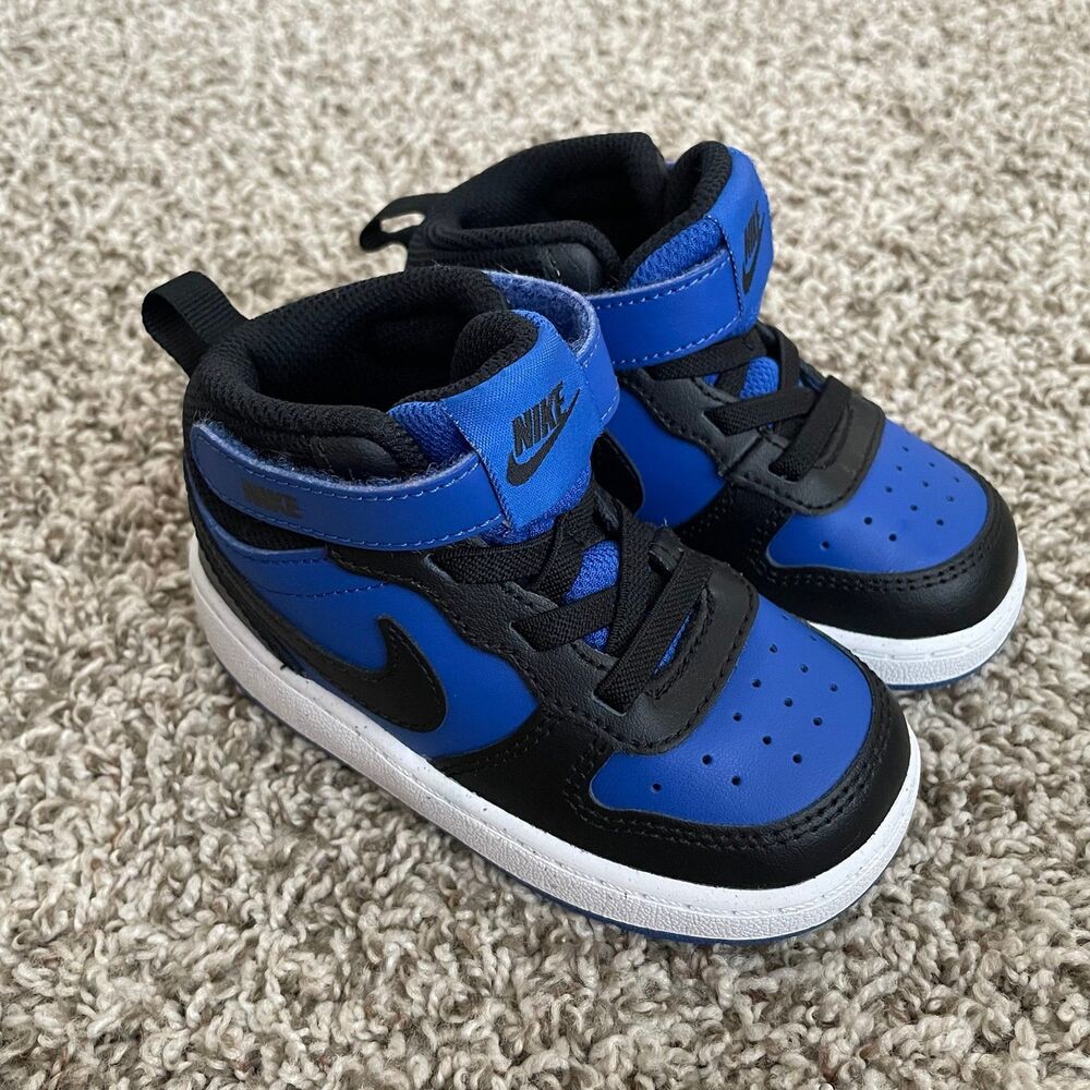 Size 7 / Toddler Boy Nike Sneakers - Picture 2 of 9
